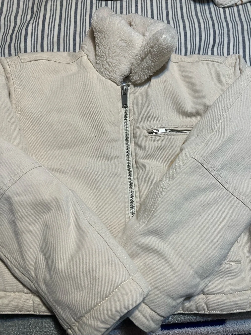 Abercrombie & Fitch cream canvas